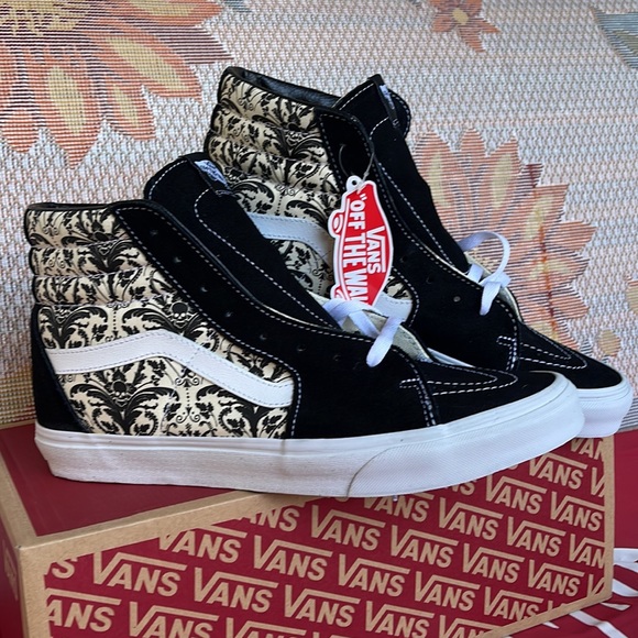 Vans Sk8-Hi
Skull Tapestry Black/Bone
VN0A7Q5N95X
Men’s sneakers - Picture 6 of 16